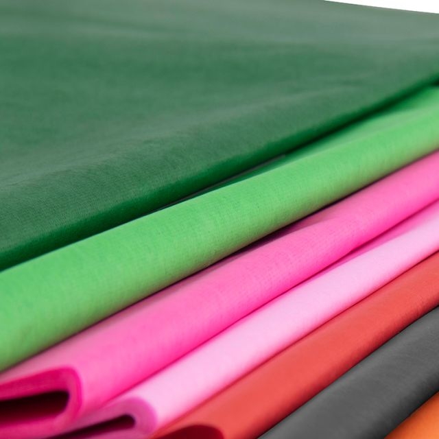 papel de seda cebolla manos colores